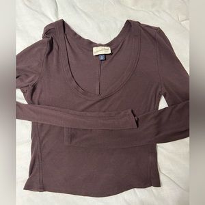 Cropped long sleeve top, very comfy